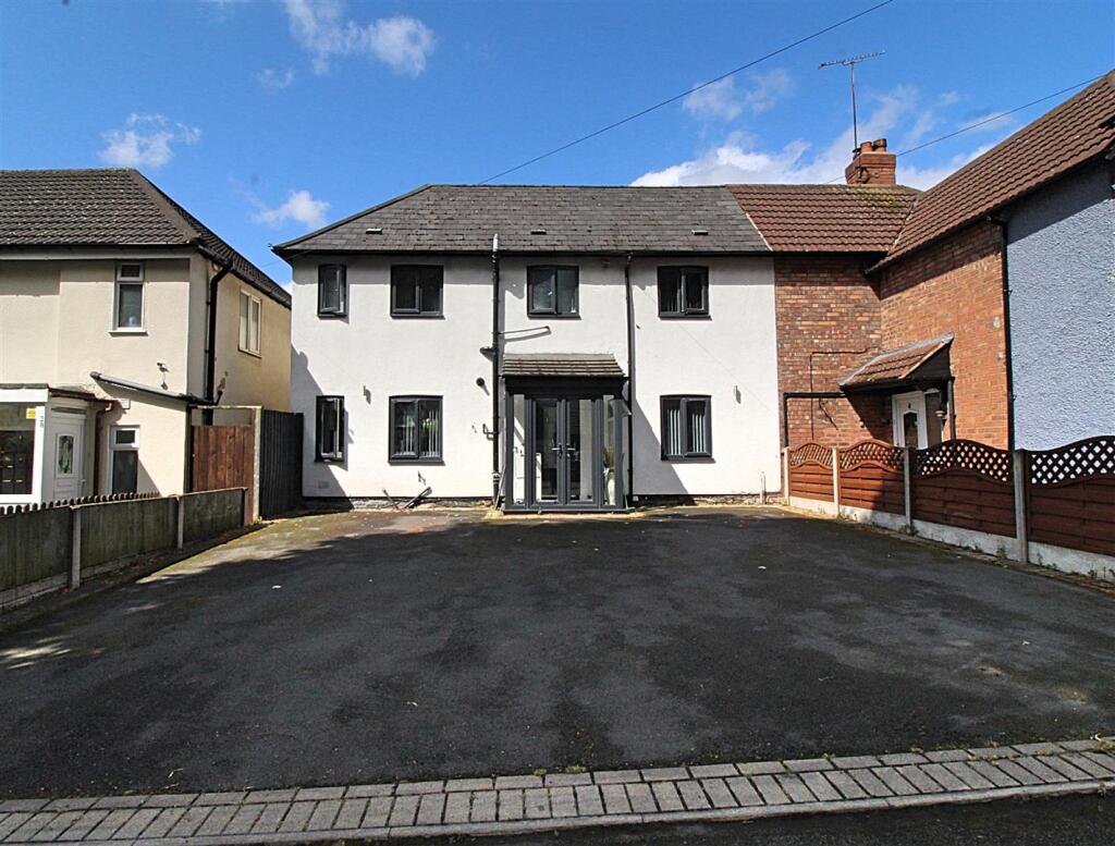 Front Garden/Driveway