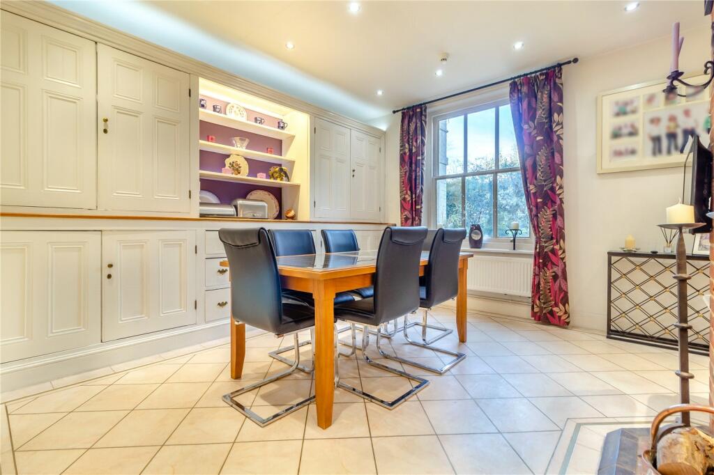 Breakfast Room