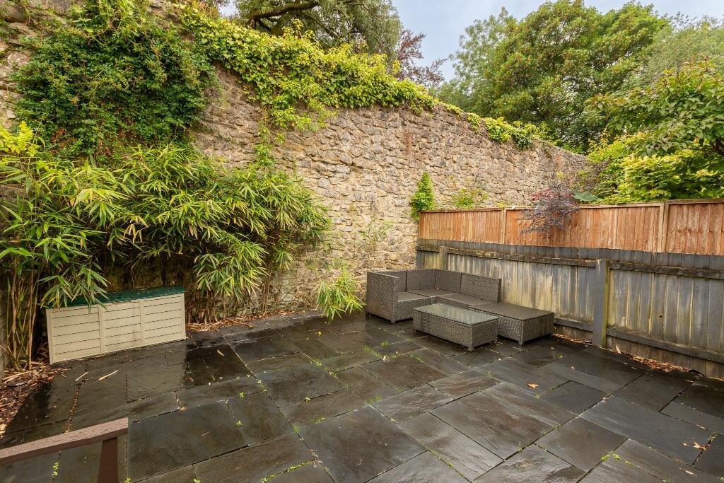 Courtyard garden