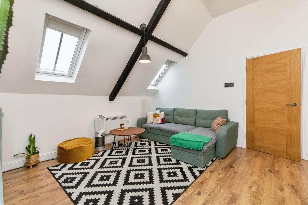 Kitchen / Living Room 3