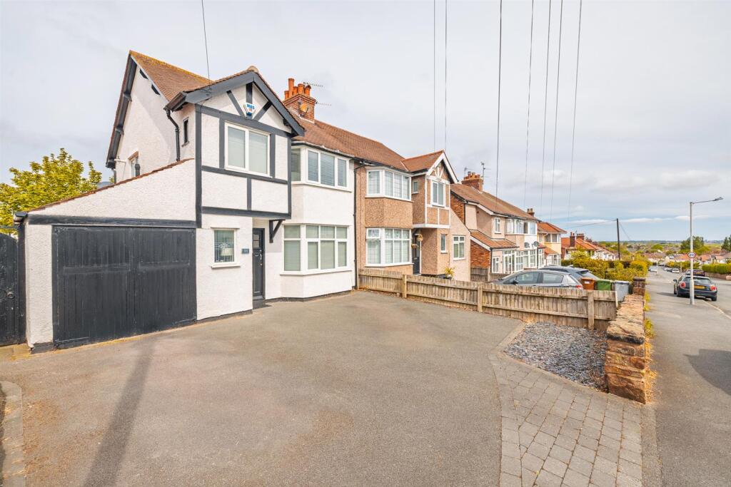 44 Hillfield Drive-50-editedjpg11.jpg