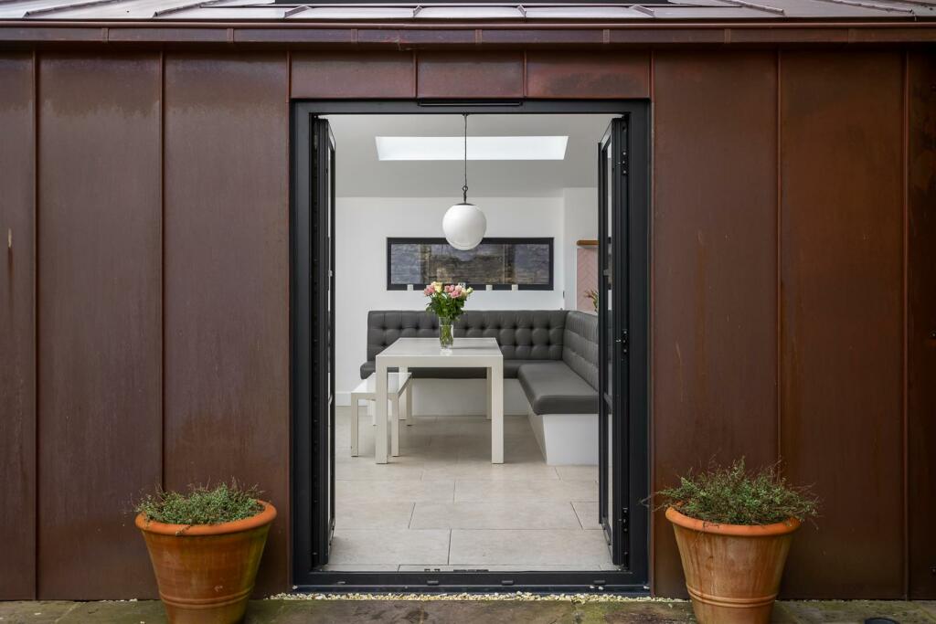 29 - 39 Cheltenham Road - GL7 2HU - Web.jpg