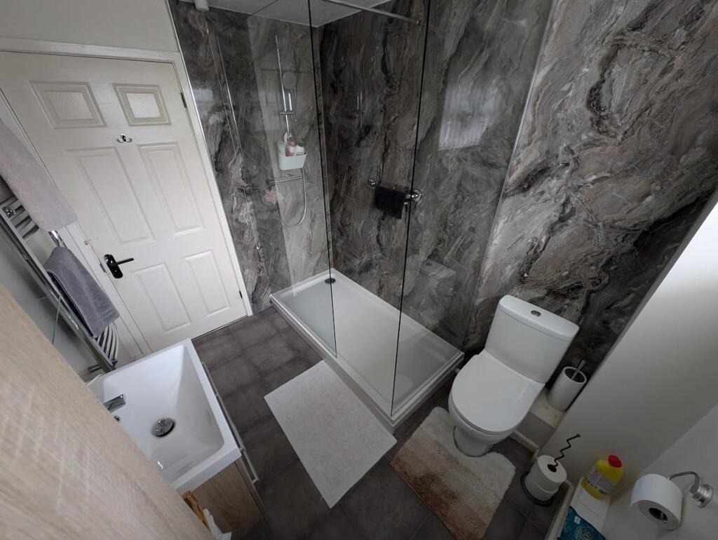 shower room a.jpg