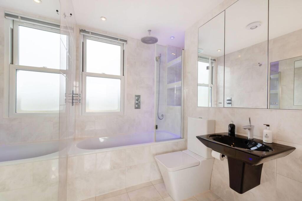 Ensuite Feb 2019.jpg