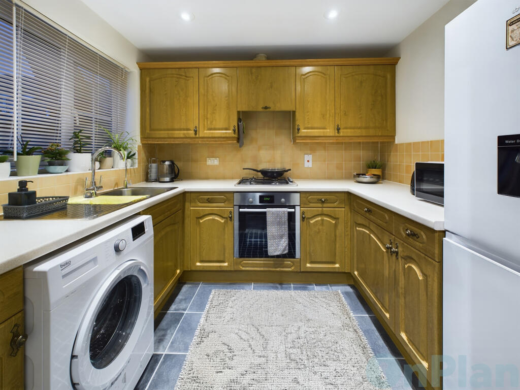 2 the oaks kitchen 1