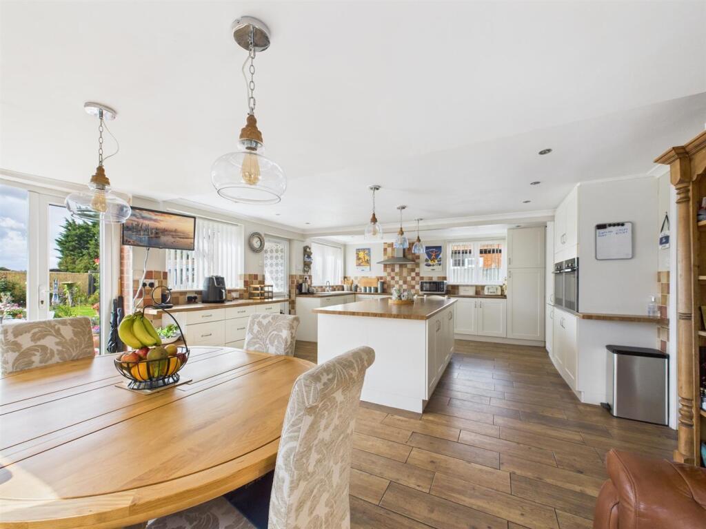 Open Plan Kitchen/Dining Room