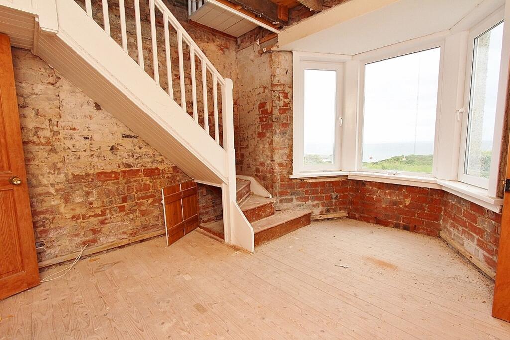 Property 2 - Lounge