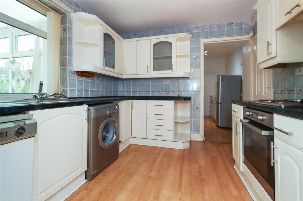 Kitchen Pic 1