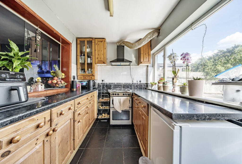 1301429-8-6837518...