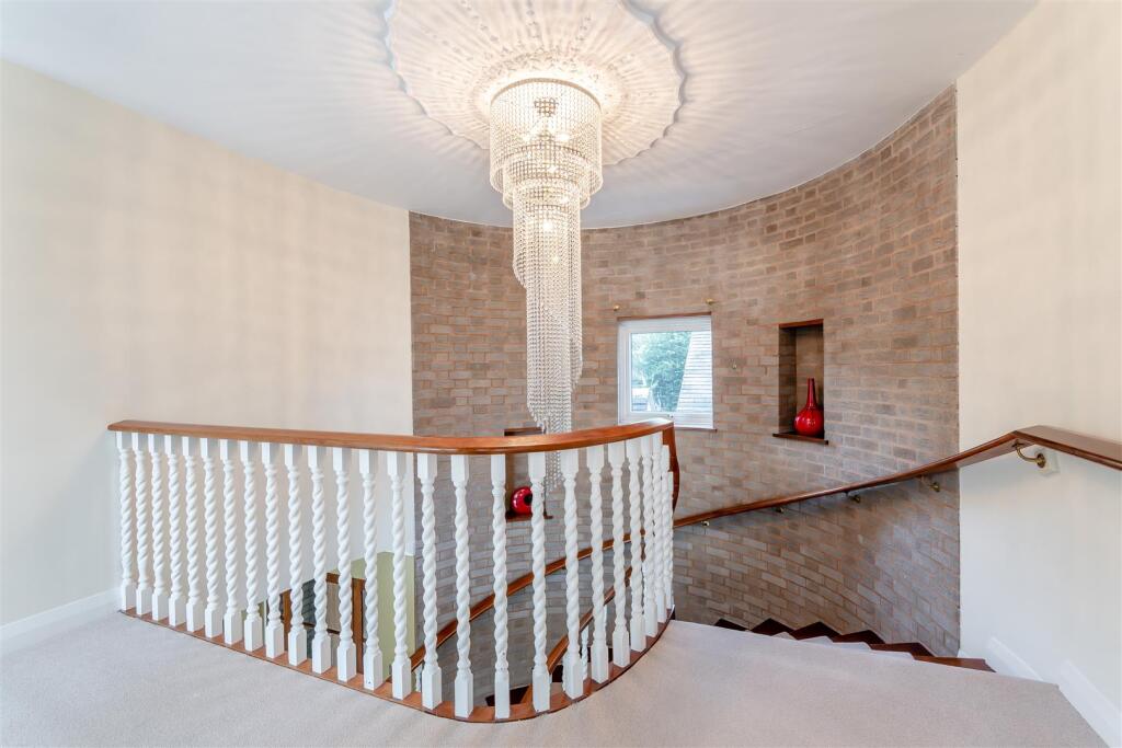 8642730-interior23.jpg
