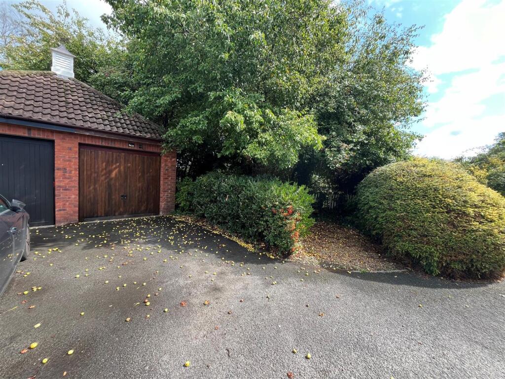 Garage 3.jpg