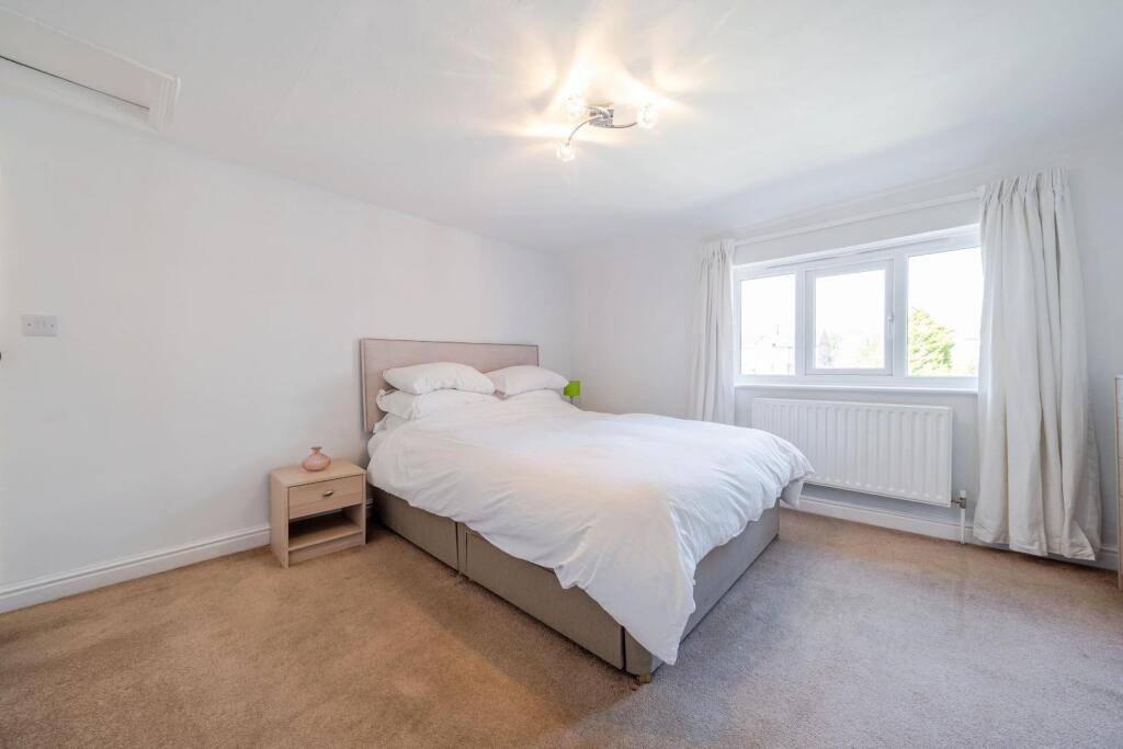 2nd view MASTER BEDROOM.JPG