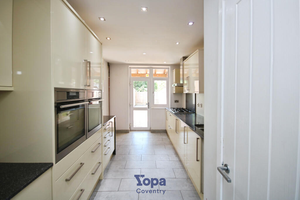 F4ca99c2-Kitchen 202.JPG