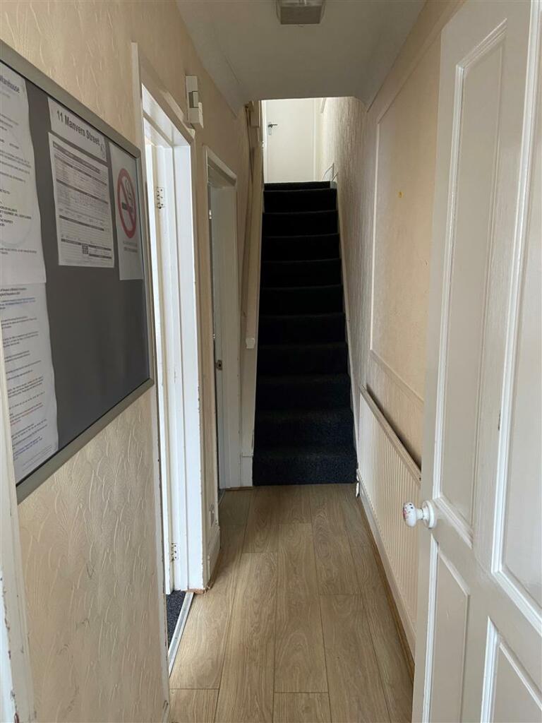 Hallway 1.JPG