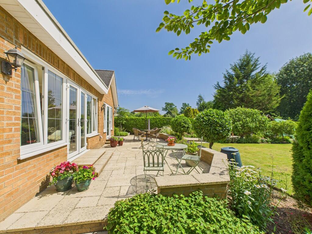 CAM04092G0-PR0079...