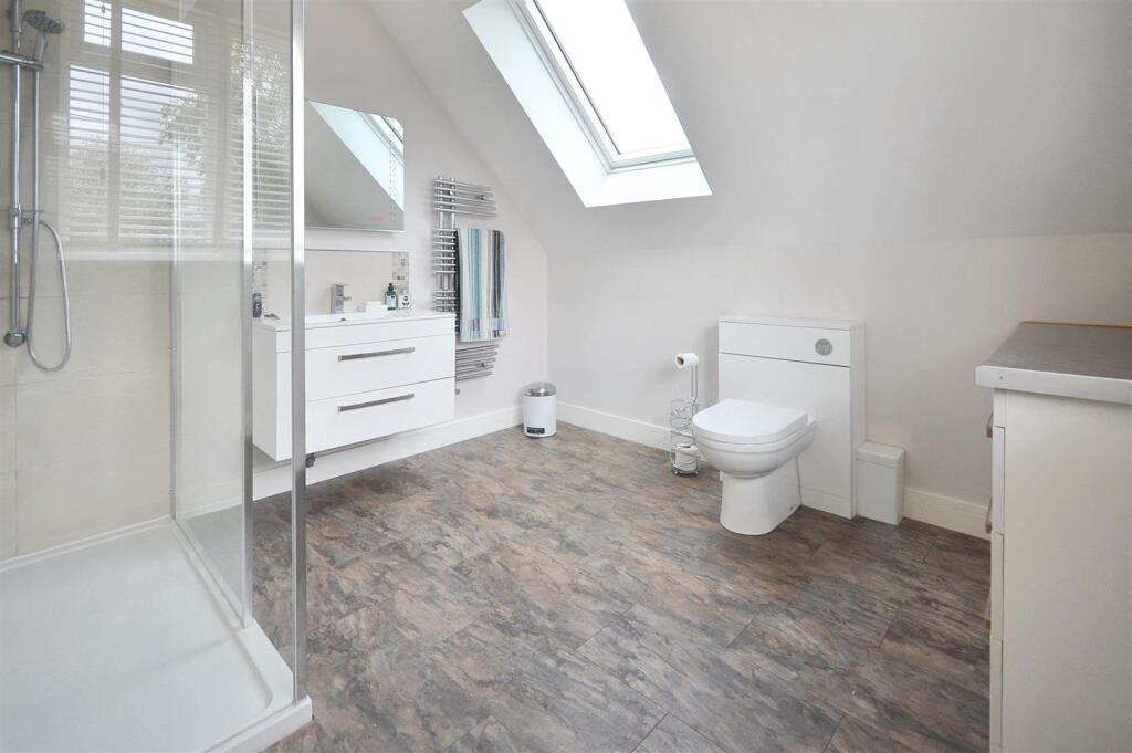 En-Suite 2