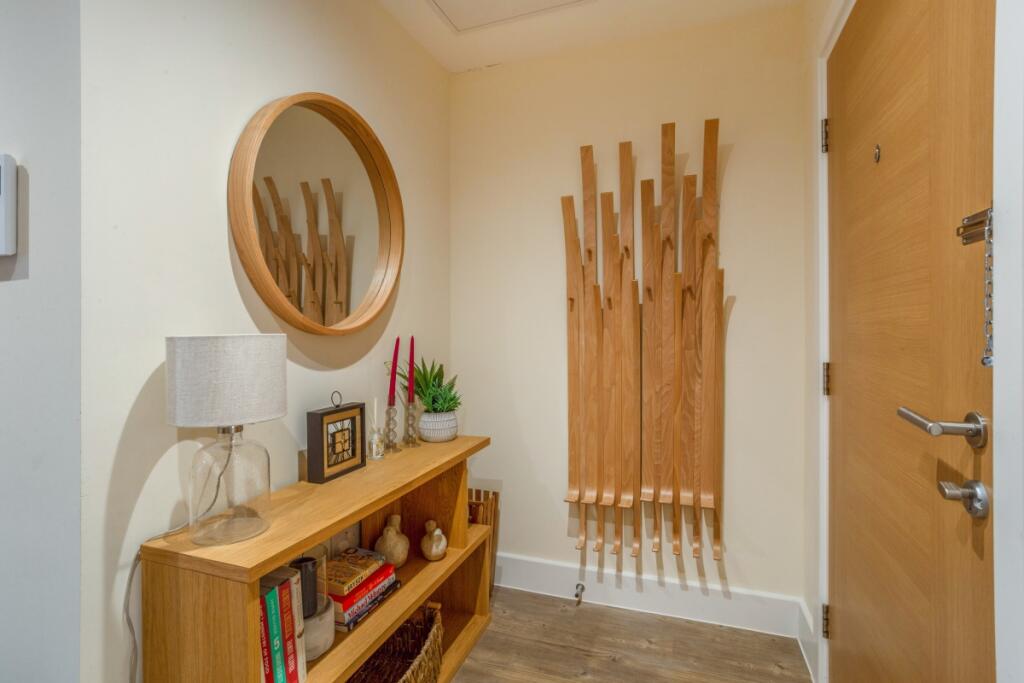 28 Windsor Court ...