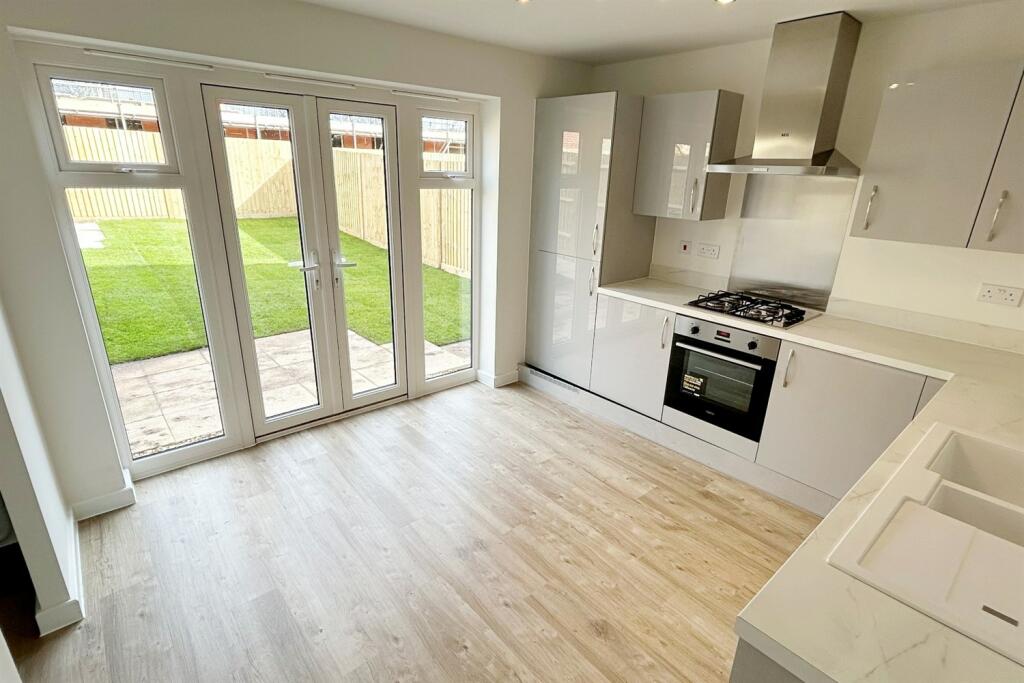 Kitchen/Breakfast Ro