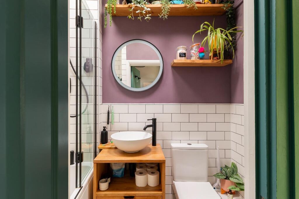 0B6ALH - Bathroom C.jpg