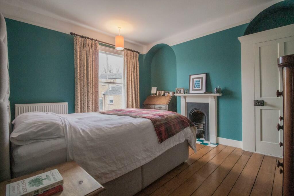 4 Orchard Street [Bedroom One] 01.jpg