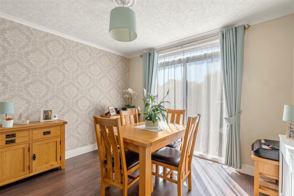 54 Ravensdale Rd NWM (11 of 27).jpg