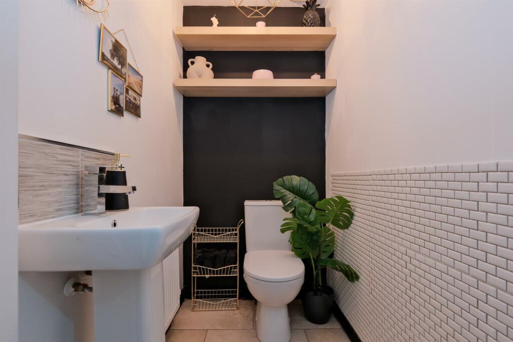 009-14 Brock Place Motherwell ML1 1AH.jpg