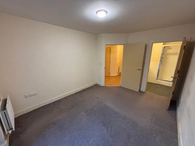 Ensuite Bedroom 1