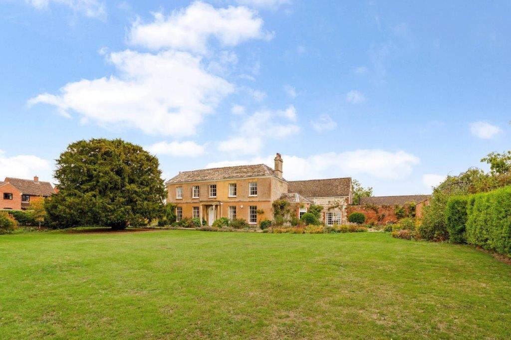 Longcot House - Formal Garden.jpg