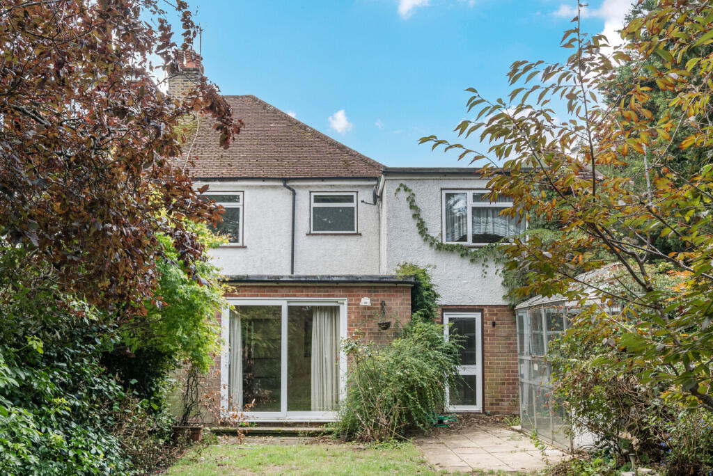 1348470-4-68b9957...