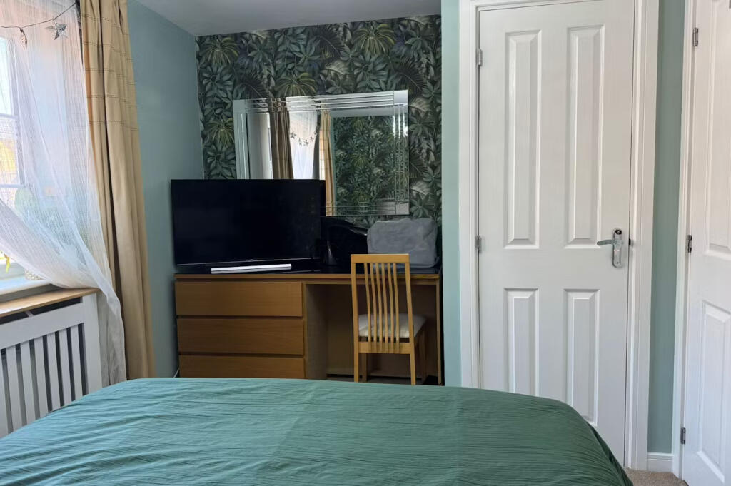 f8eda672-2e00-4d8c-82dc-6cdf17194046