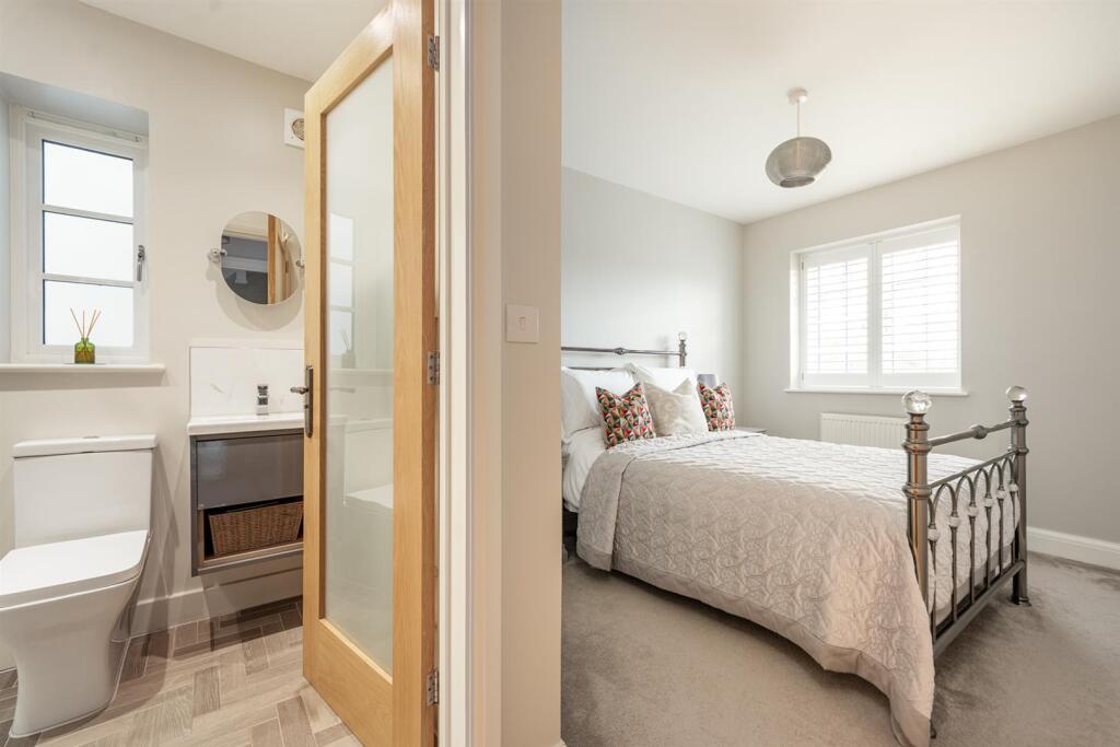 Bedroom Two/En Suite (First Floor)