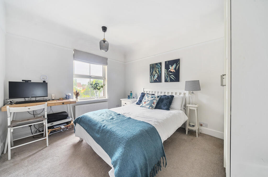 1307273-9-685a882...