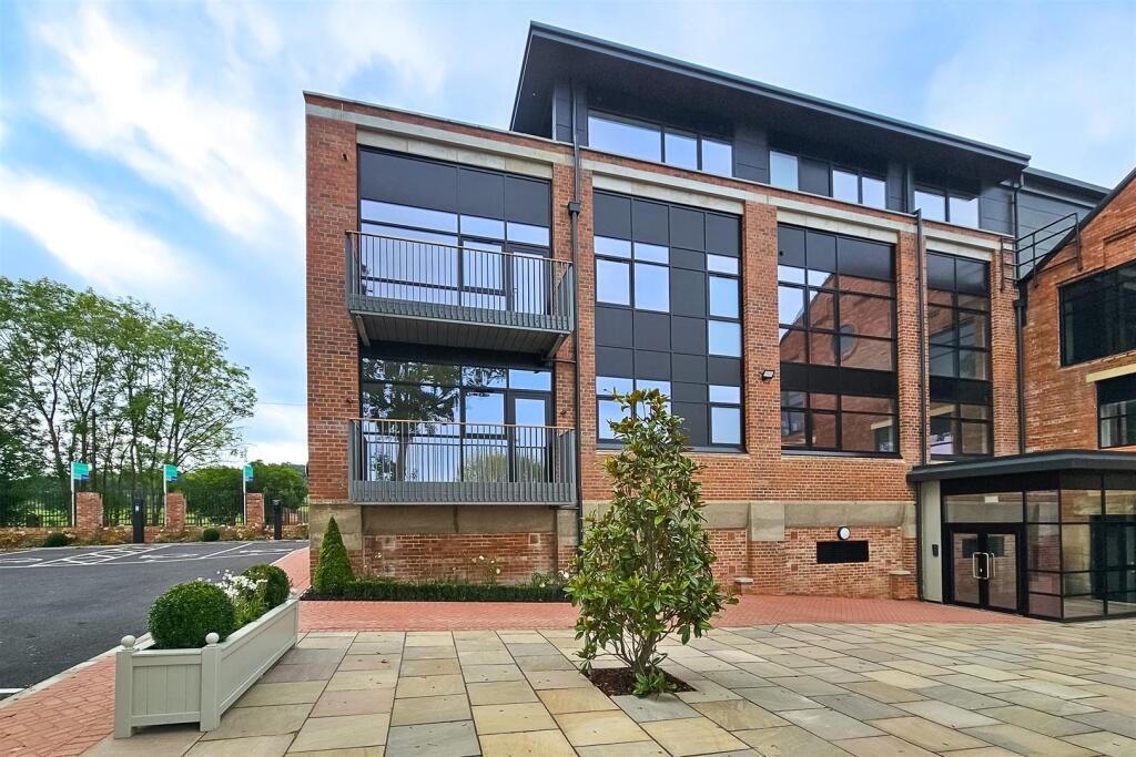 Milthorp Apts Externals-081053.jpg