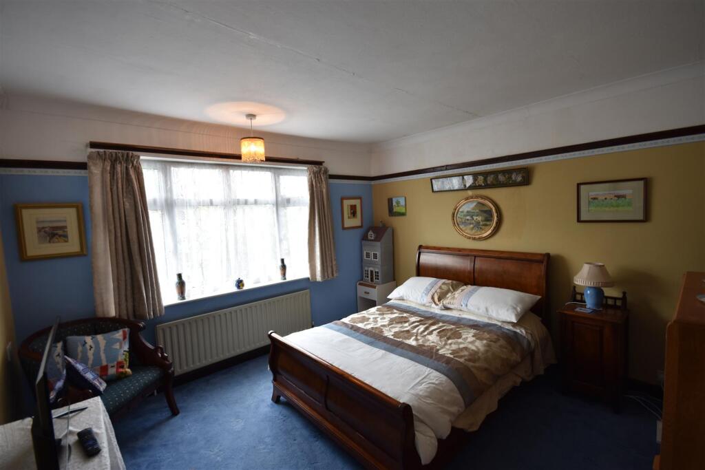 BEDROOM FIVE