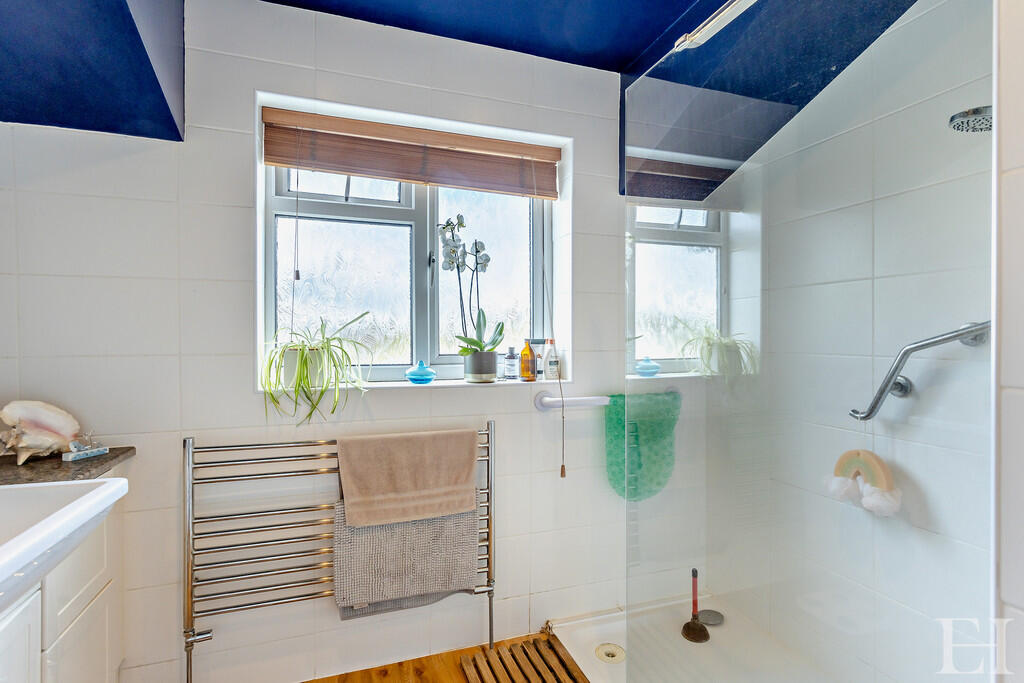 8645641-interiorW...