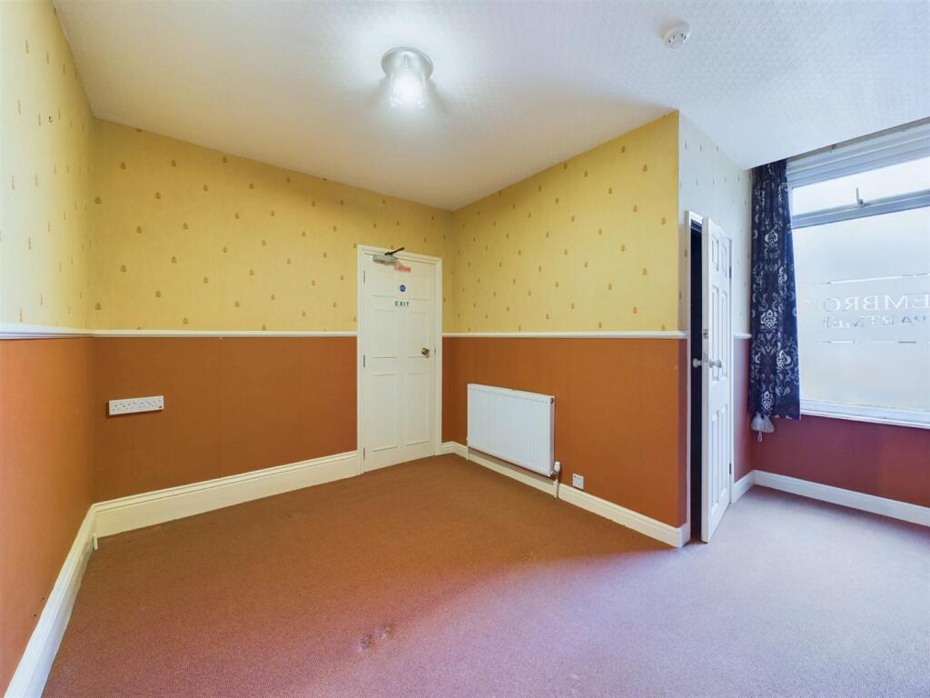 Bedroom: