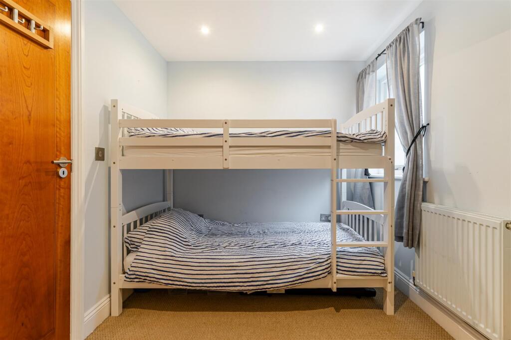 A11 - 6 Endsleigh Court, Stoke Fleming - 251111.jp