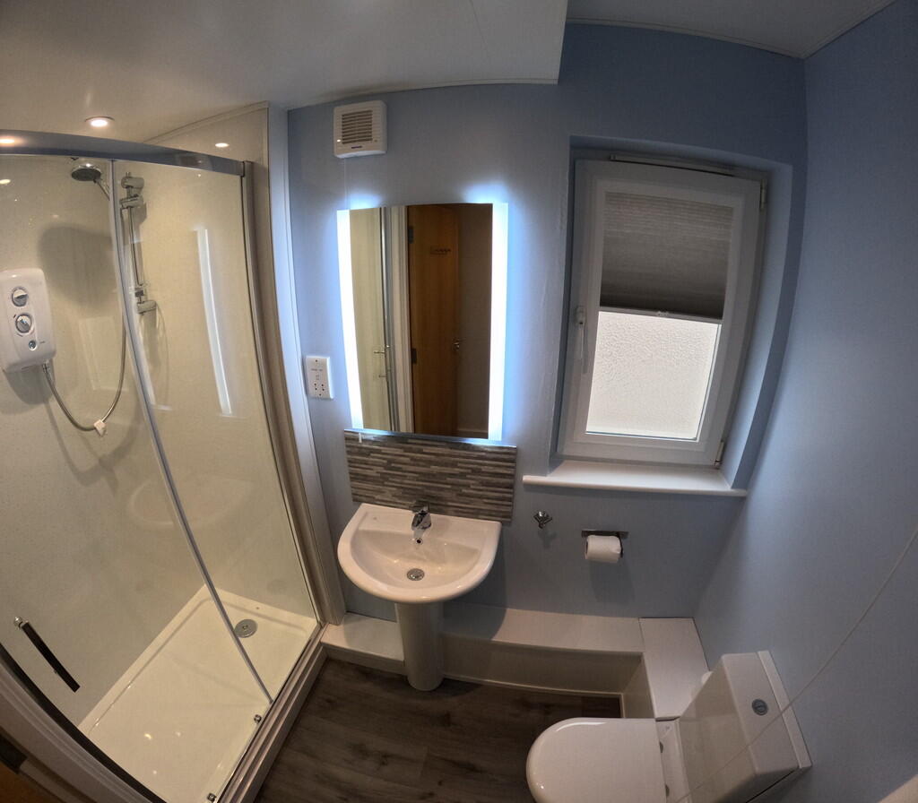 Shower Room Flat ...