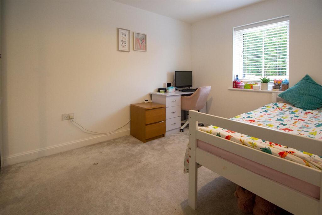 7 Clementina C - Bedroom.jpg