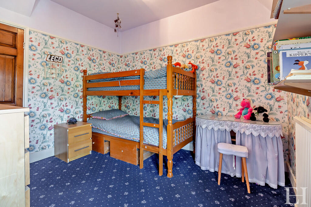 8646346-interiorW...