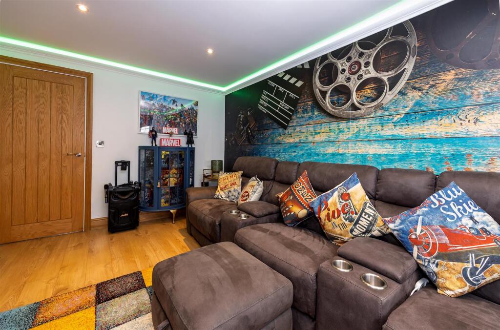 SITTING ROOM