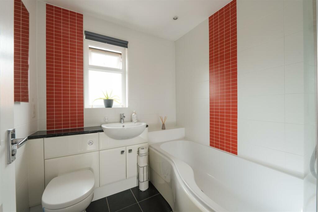 12 Elderberry Drive, Hitchin-22.jpg