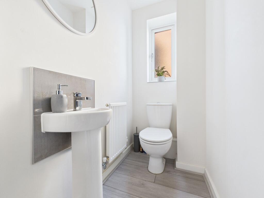 Cloakroom/WC