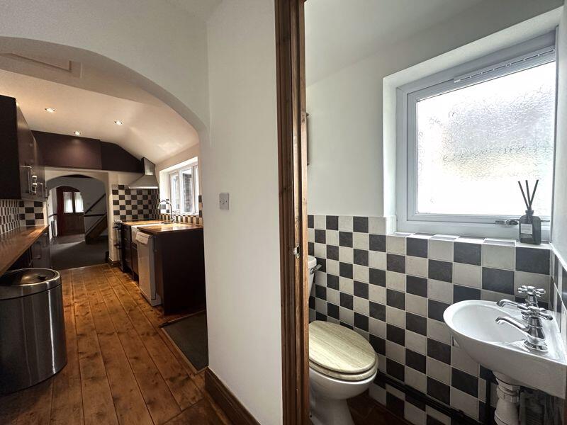 Cloakroom To Kitchen