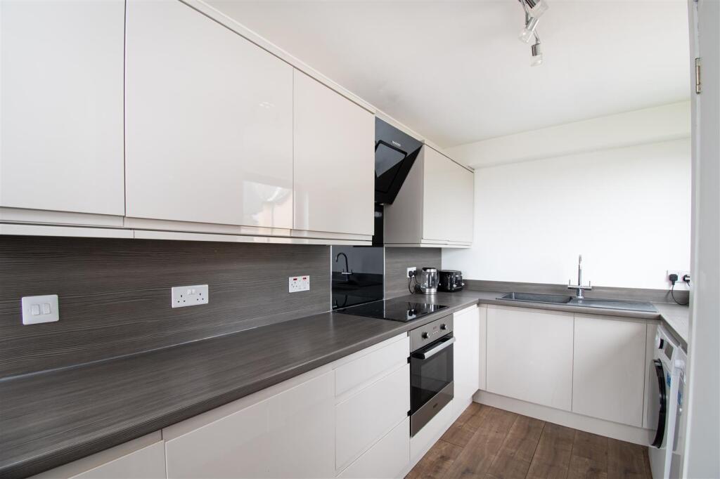 kitchen (3).jpg