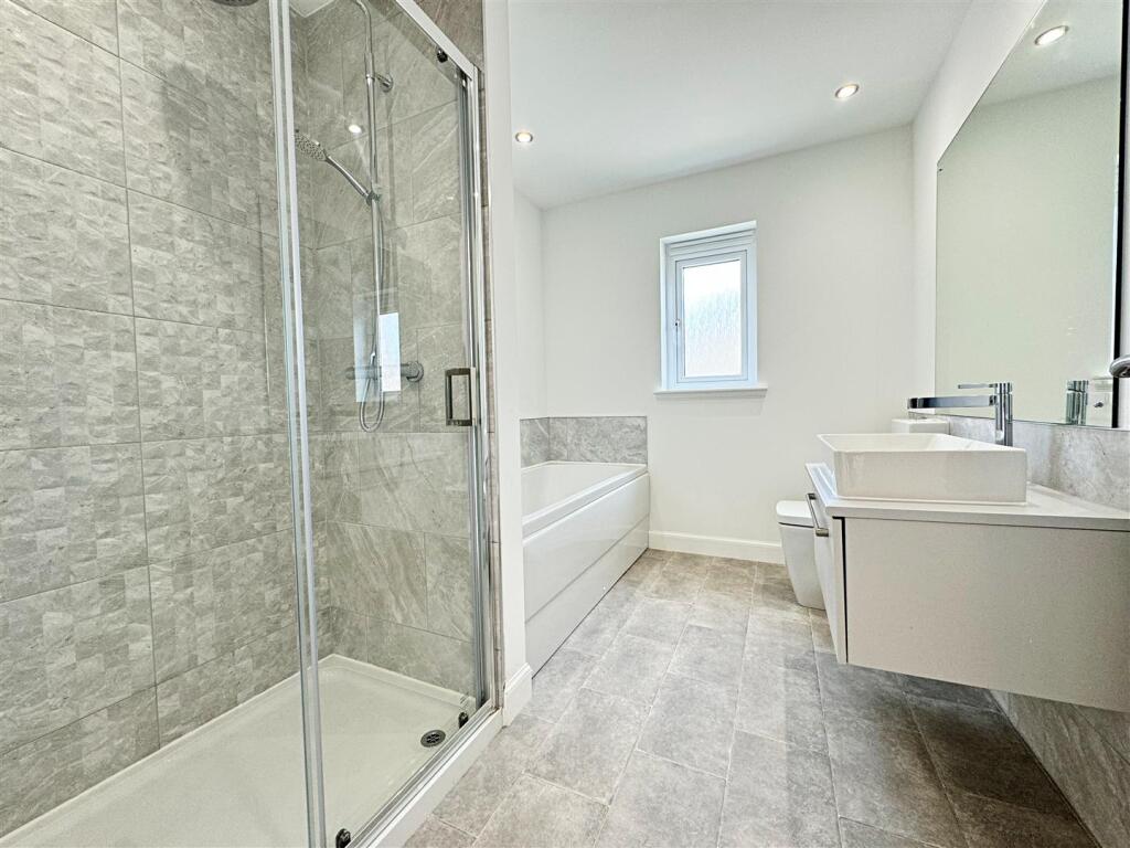 En-Suite 1