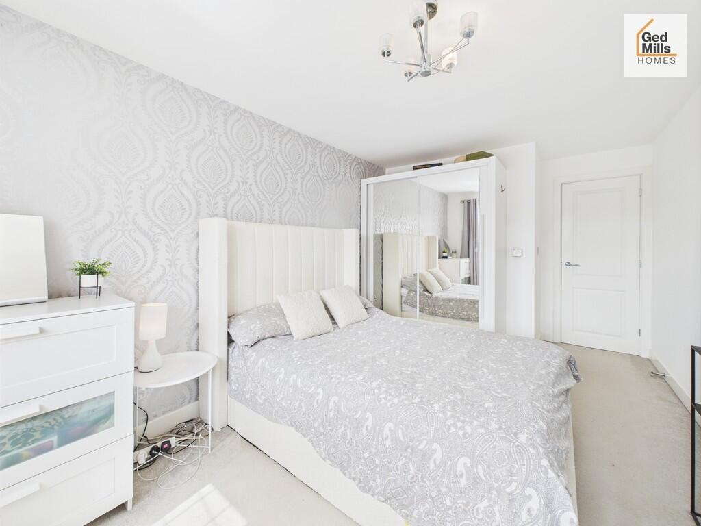 CAM04261G0-PR0084...