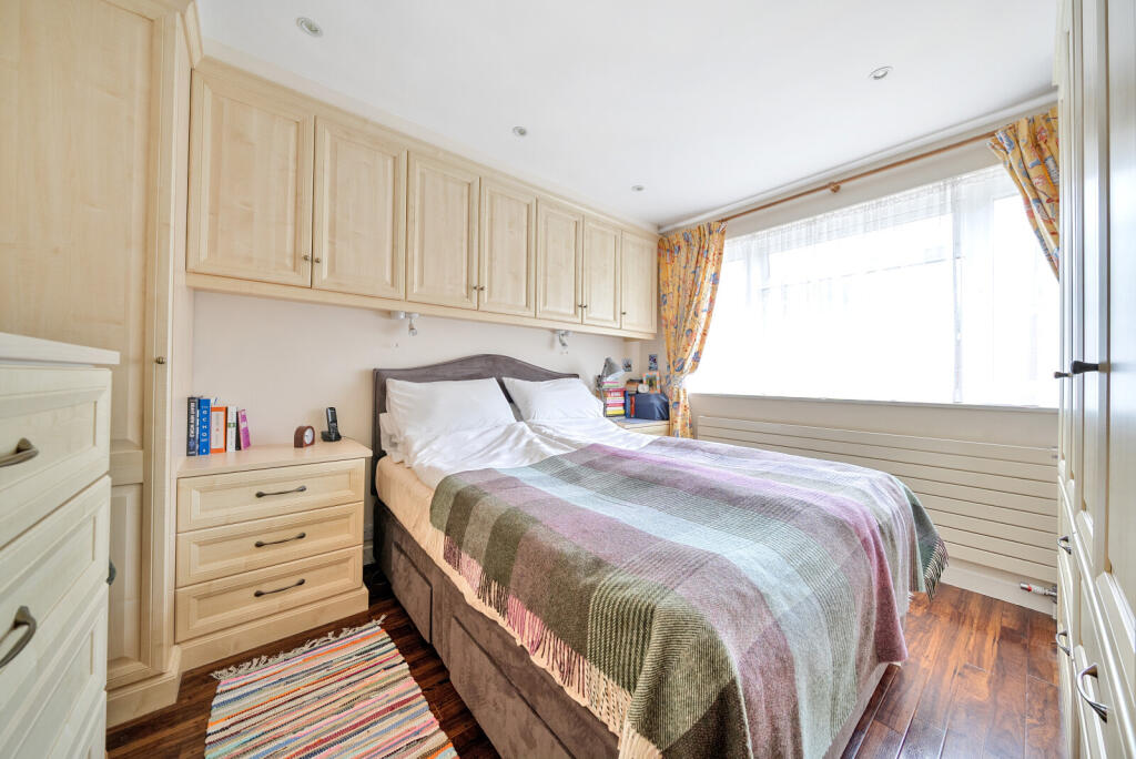 1304567-2-6841612...