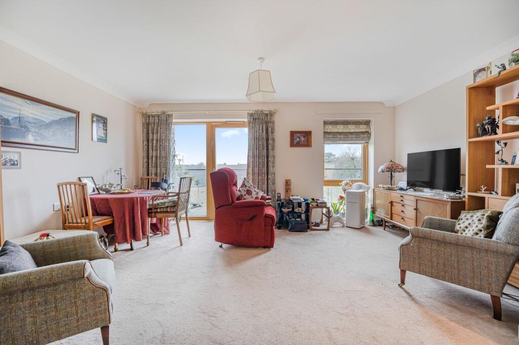 Living/Dining Area