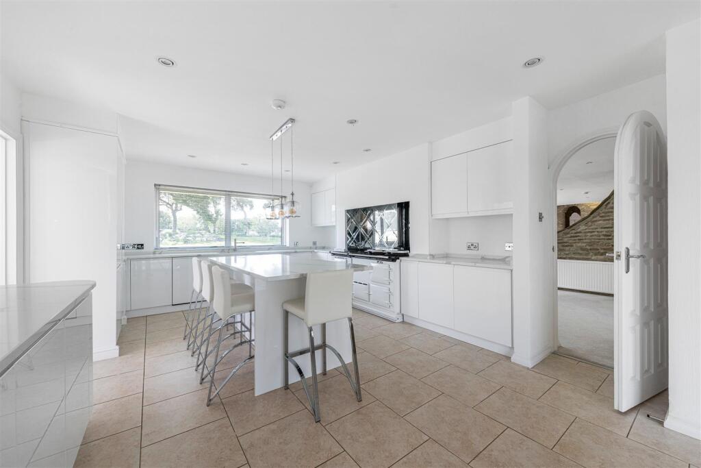 Waverley Court Farm, Monks Walk Farnham, Surrey, G